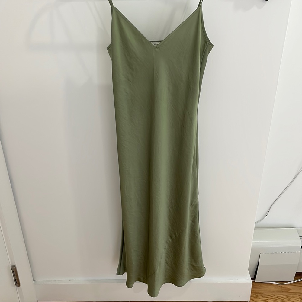NWOT aritzia Wilfred only slip midi dress in bitter sage